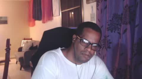 Snapshot of toni2814 chatting on 20, 10, 2025 Antonio online show from 20, 10, 2025