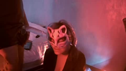 TwoInVelvet online show from 15, 4, 2026