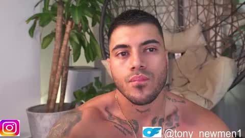 Snapshot of tony_newmen chatting on 25, 10, 2025 tony online show from 25, 10, 2025