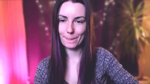 Elizabeth online show from 4, 1, 2025