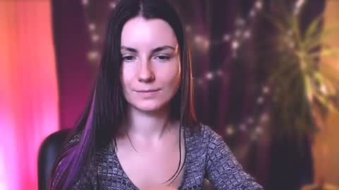 Elizabeth online show from 4, 1, 2025