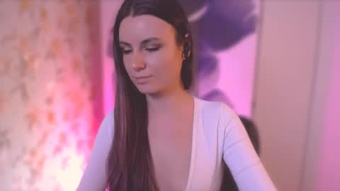 Elizabeth online show from 4, 3, 2025