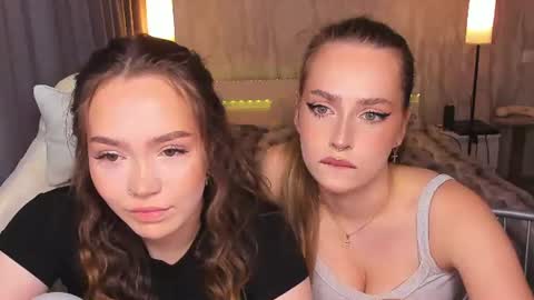 Snapshot of top_twins chatting on 18, 6, 2026 Yara online show from 18, 6, 2026