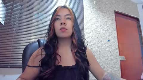 Snapshot of torres_karla chatting on 13, 11, 2025 karla online show from 13, 11, 2025