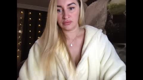 Snapshot of tosyna07555 chatting on 8, 1, 2025 tosyna07555 online show from 8, 1, 2025