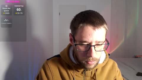 Snapshot of totoclown chatting on 8, 10, 2025 Thomas online show from 8, 10, 2025