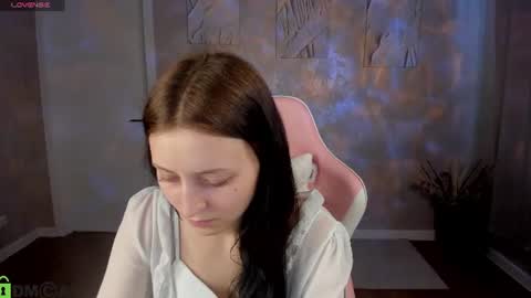 tracey_gill online show from 8, 6, 2026