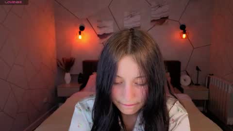 tracey_gill online show from 21, 6, 2026