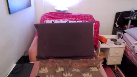 Snapshot of transagera chatting on 1, 10, 2025 TransAgera online show from 1, 10, 2025