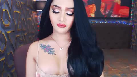 Snapshot of transplayfullolivia chatting on 18, 1, 2025 KYLIE BELLA  TS online show from 18, 1, 2025