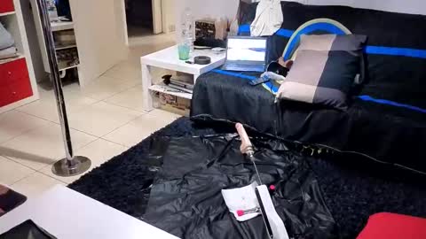 Snapshot of travanale chatting on 5, 11, 2025 travanale online show from 5, 11, 2025