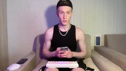 Snapshot of travis_gracile chatting on 3, 5, 2026 Travis online show from 3, 5, 2026