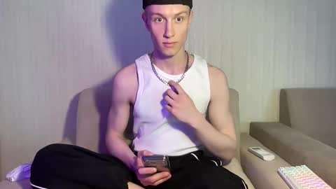 Snapshot of travis_gracile chatting on 5, 5, 2026 Travis online show from 5, 5, 2026