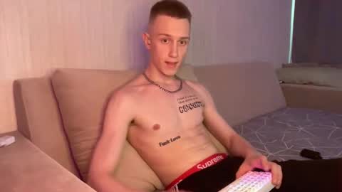 Snapshot of travis_gracile chatting on 8, 5, 2026 Travis online show from 8, 5, 2026