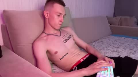 Snapshot of travis_gracile chatting on 10, 5, 2026 Travis online show from 10, 5, 2026