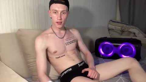 Snapshot of travis_gracile chatting on 14, 5, 2026 Travis online show from 14, 5, 2026