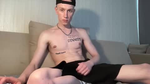 Snapshot of travis_gracile chatting on 15, 5, 2026 Travis online show from 15, 5, 2026