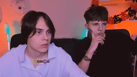 Travis online show from 26, 10, 2025