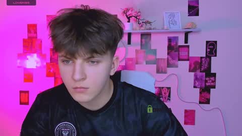 Travis online show from 15, 4, 2026