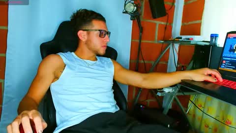 TRAVIS. online show from 4, 11, 2025