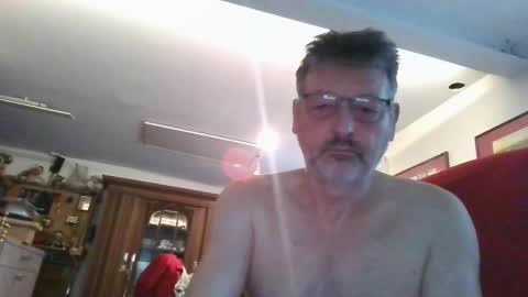 Snapshot of trebgeis1 chatting on 25, 9, 2025 trebgeis1 online show from 25, 9, 2025