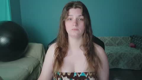 Snapshot of treejeanne chatting on 18, 6, 2026 TreeJeanne online show from 18, 6, 2026