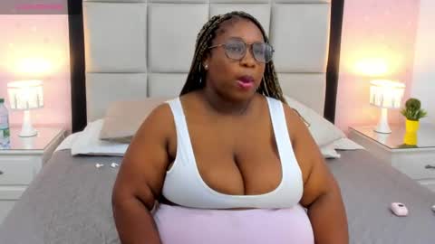 Treisy Vixen big ass online show from 1, 7, 2026