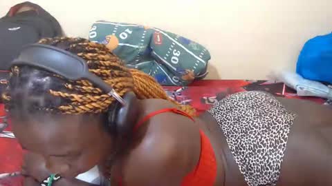 Snapshot of triceeyy chatting on 10, 4, 2026 Tracy online show from 10, 4, 2026