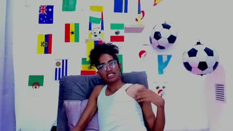 Snapshot of triiangel_latinboy chatting on 15, 7, 2026 Johan online show from 15, 7, 2026
