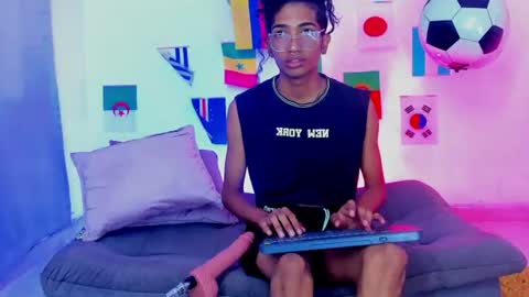 Snapshot of triiangel_latinboy chatting on 19, 7, 2026 Johan online show from 19, 7, 2026