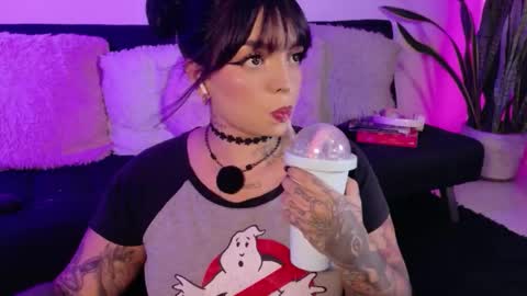 Val martinez  online show from 4, 3, 2026