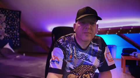 Snapshot of tritonspace chatting on 28, 4, 2026 Triton online show from 28, 4, 2026