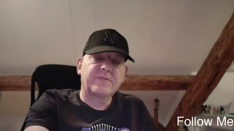 Snapshot of tritonspace chatting on 10, 5, 2026 Triton online show from 10, 5, 2026