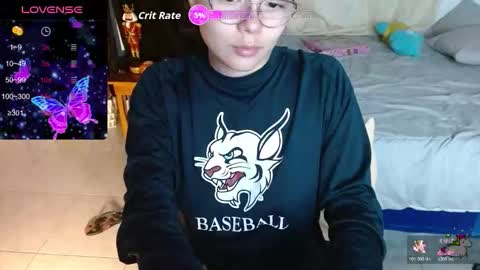 Snapshot of trixie_tangg chatting on 19, 12, 2025 Kitty online show from 19, 12, 2025