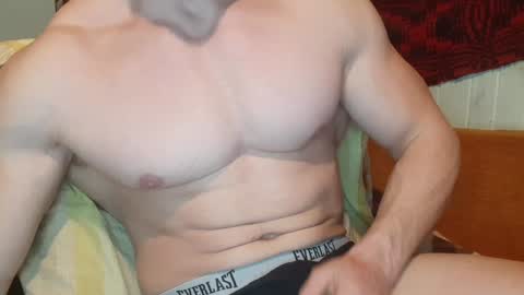 Snapshot of troncq chatting on 5, 1, 2025 Troncq online show from 5, 1, 2025