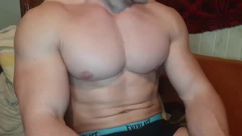 Snapshot of troncq chatting on 13, 2, 2025 Troncq online show from 13, 2, 2025