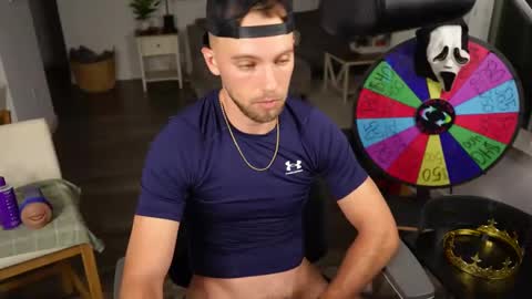 Snapshot of troy_greenxo chatting on 20, 10, 2025 Troy Green online show from 20, 10, 2025