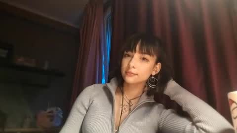 Poly online show from 22, 12, 2025