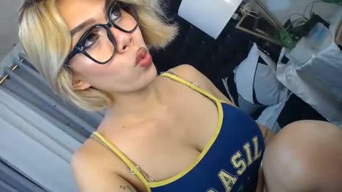 Snapshot of ts_tatiana chatting on 10, 10, 2025 billie online show from 10, 10, 2025