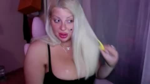 xTinnaaaaa online show from 17, 6, 2026