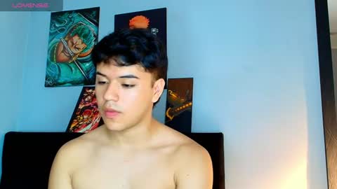 Snapshot of tuenkim_ chatting on 8, 8, 2026 tuenkim_ online show from 8, 8, 2026