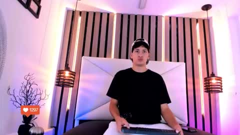 Snapshot of twink_bunny chatting on 9, 11, 2025 samu online show from 9, 11, 2025