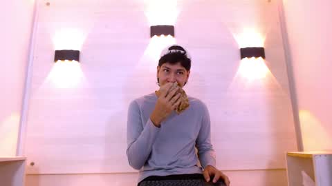 Snapshot of twink_bunny chatting on 26, 11, 2025 samu online show from 26, 11, 2025