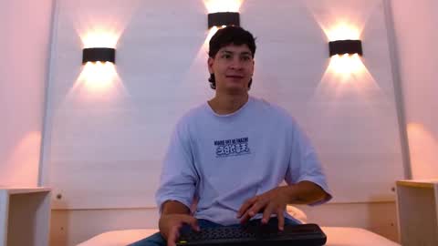 Snapshot of twink_bunny chatting on 27, 11, 2025 samu online show from 27, 11, 2025