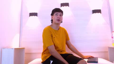 Snapshot of twink_bunny chatting on 19, 12, 2025 samu online show from 19, 12, 2025