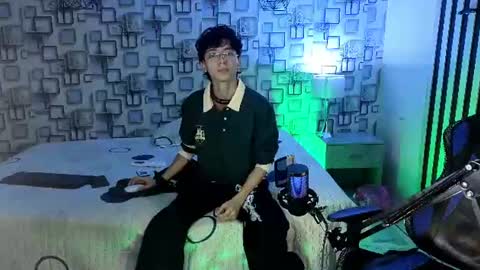 Snapshot of twink_sebas7 chatting on 18, 7, 2026 Sebastin online show from 18, 7, 2026