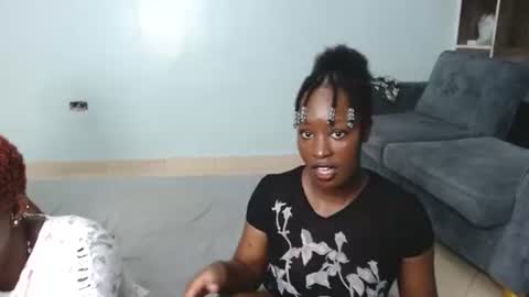 Snapshot of twinkle_tushy chatting on 3, 10, 2025 twinkle tushy online show from 3, 10, 2025