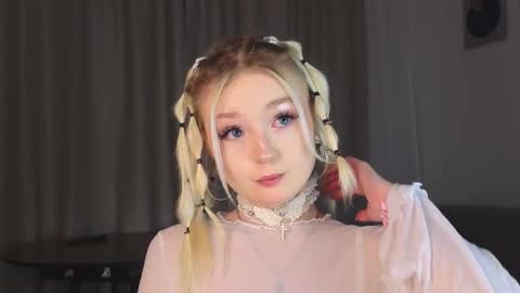 twinklefluff online show from 25, 11, 2025