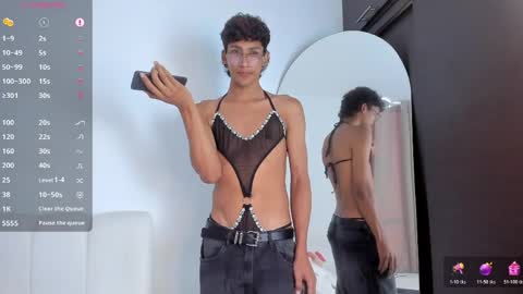 twinksboys_23 online show from 25, 5, 2026