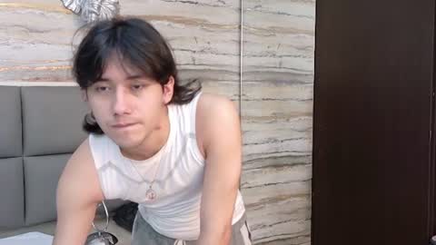 twinslovers_ online show from 14, 6, 2026